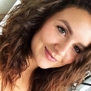 Meet your Posher, Ella